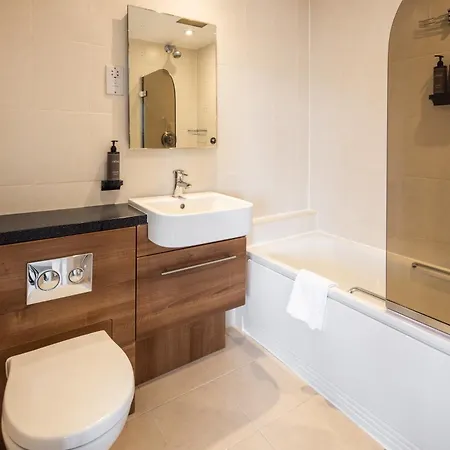 Hotel The Moorings & Restaurant 4*