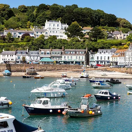 Hotel The Moorings & Restaurant
