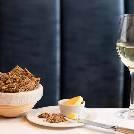 The Moorings & Restaurant 4*
