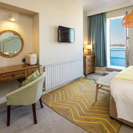 The Moorings & Restaurant Szálloda 4*
