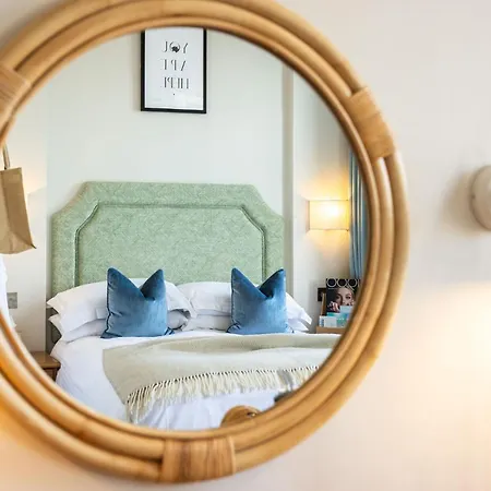 Hotel The Moorings & Restaurant 4*