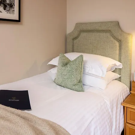 Hotel The Moorings & Restaurant