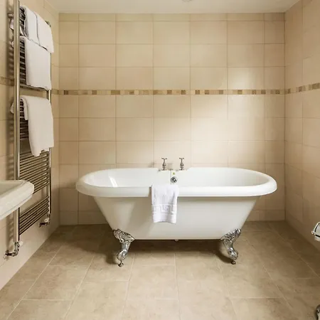 Hotel The Moorings & Restaurant 3*