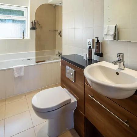 The Moorings & Restaurant Otel 3*