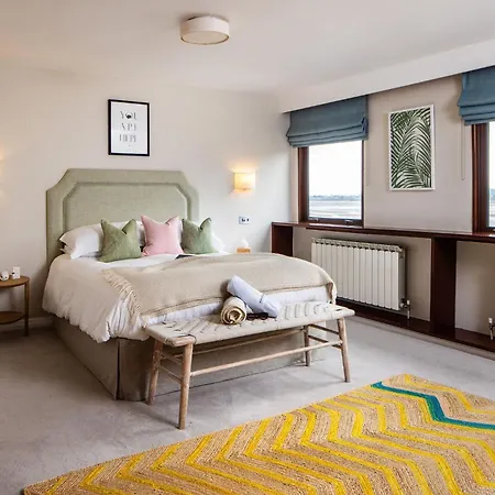 The Moorings & Restaurant 4*