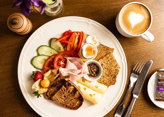 Hotel The Moorings & Restaurant