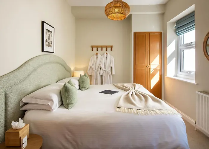 The Moorings & Restaurant Hotel 4*