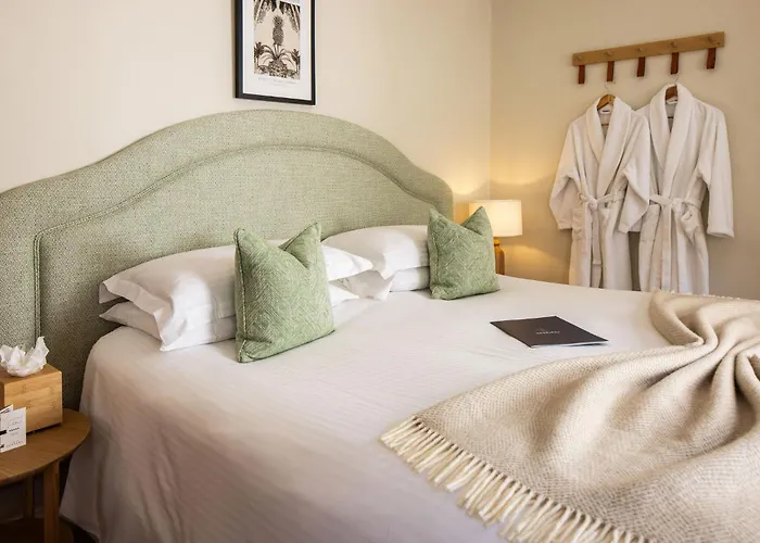 The Moorings & Restaurant فندق 4*