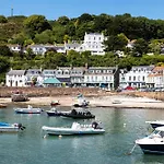 Hotel The Moorings & Restaurant