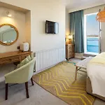 The Moorings & Restaurant 酒店 4*