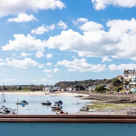 The Moorings & Restaurant Hotel