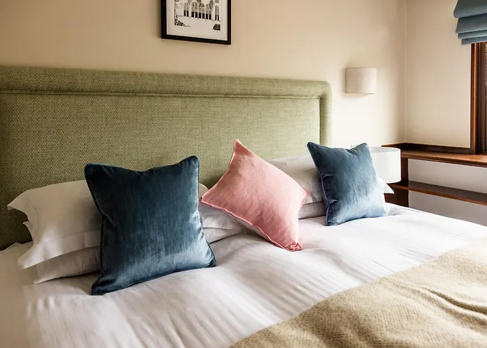 The Moorings & Restaurant 4*