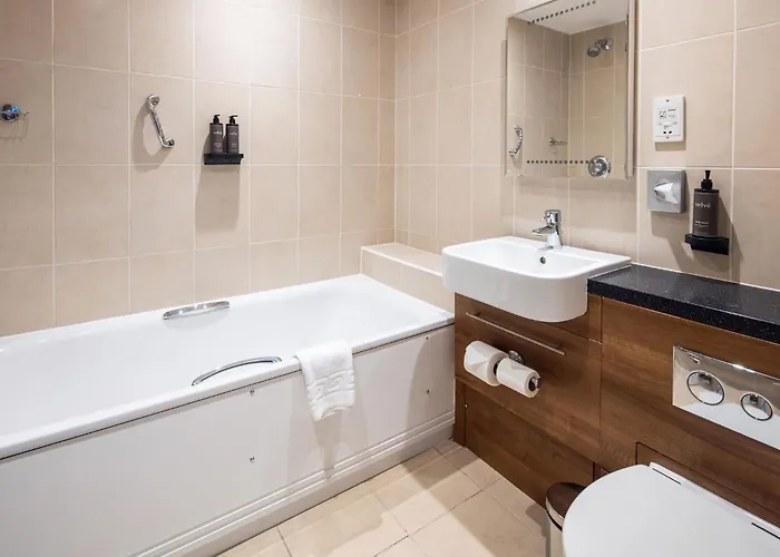 The Moorings & Restaurant 4*